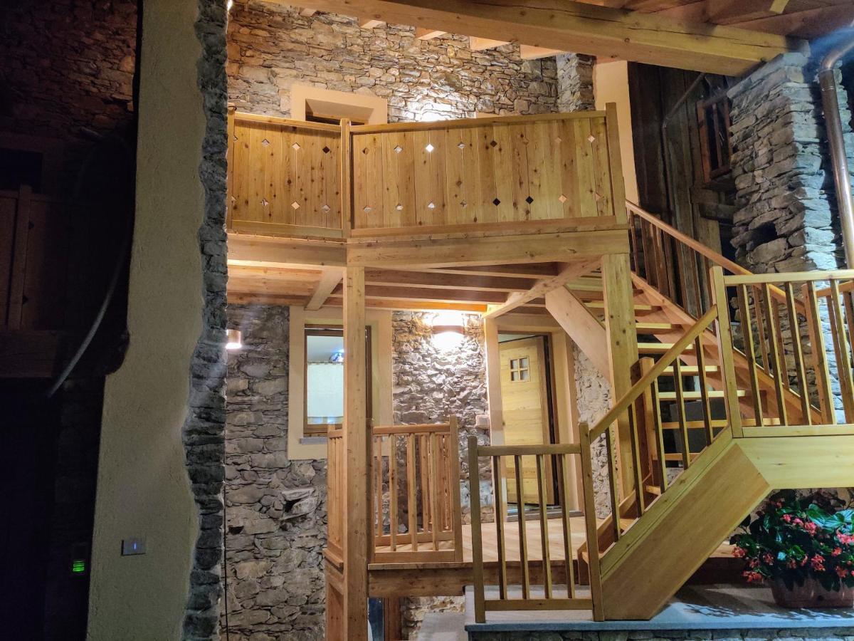 Apartamento Au Fond Du Bourg Aosta Exterior foto