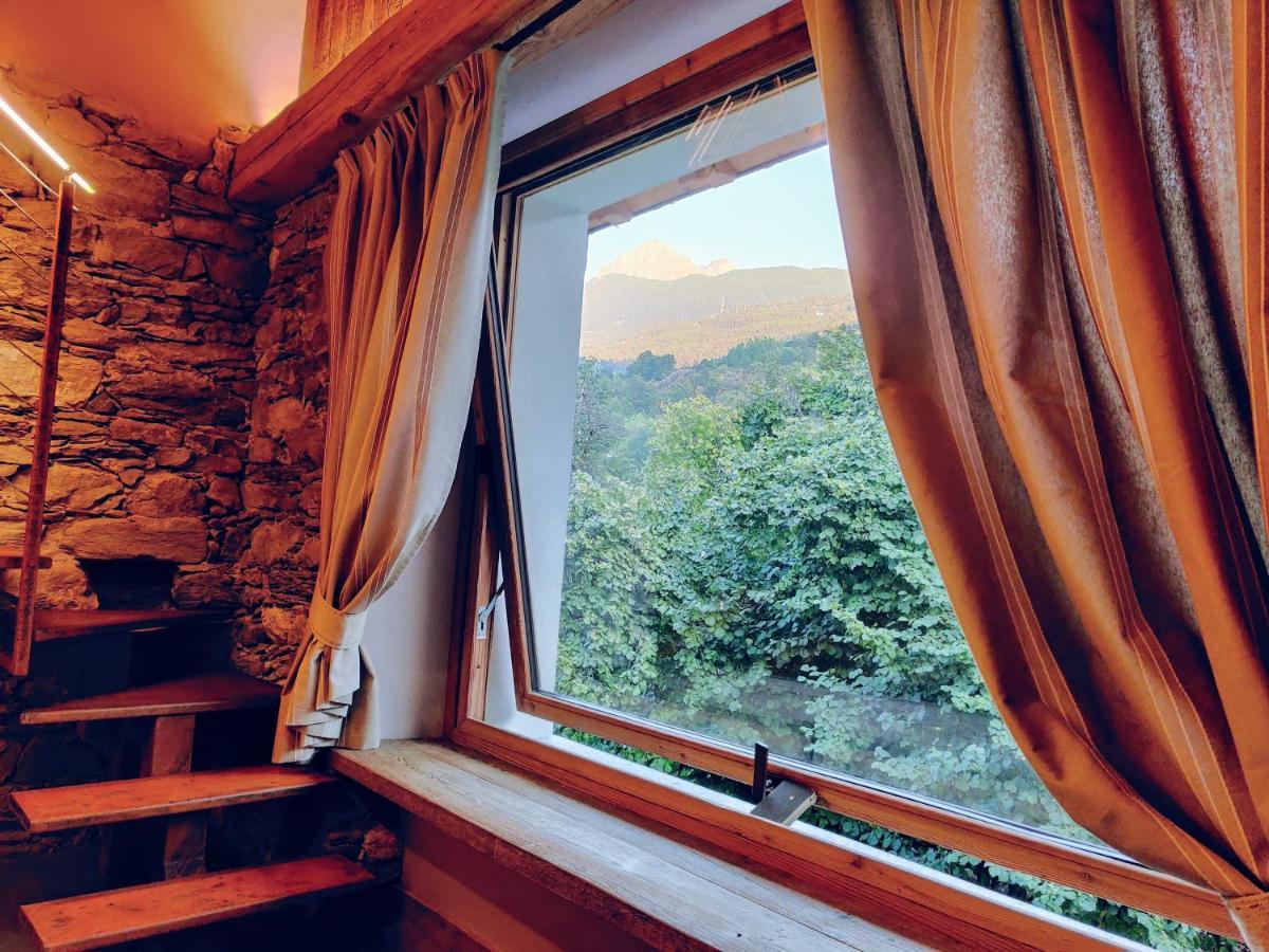 Apartamento Au Fond Du Bourg Aosta Exterior foto